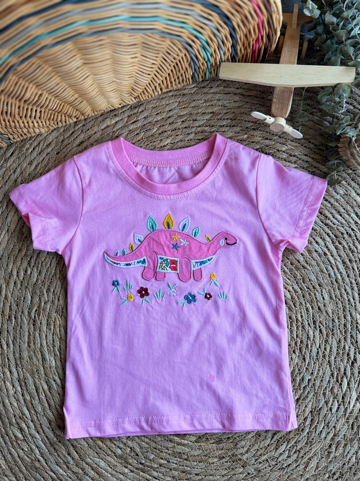 Dino pink tee