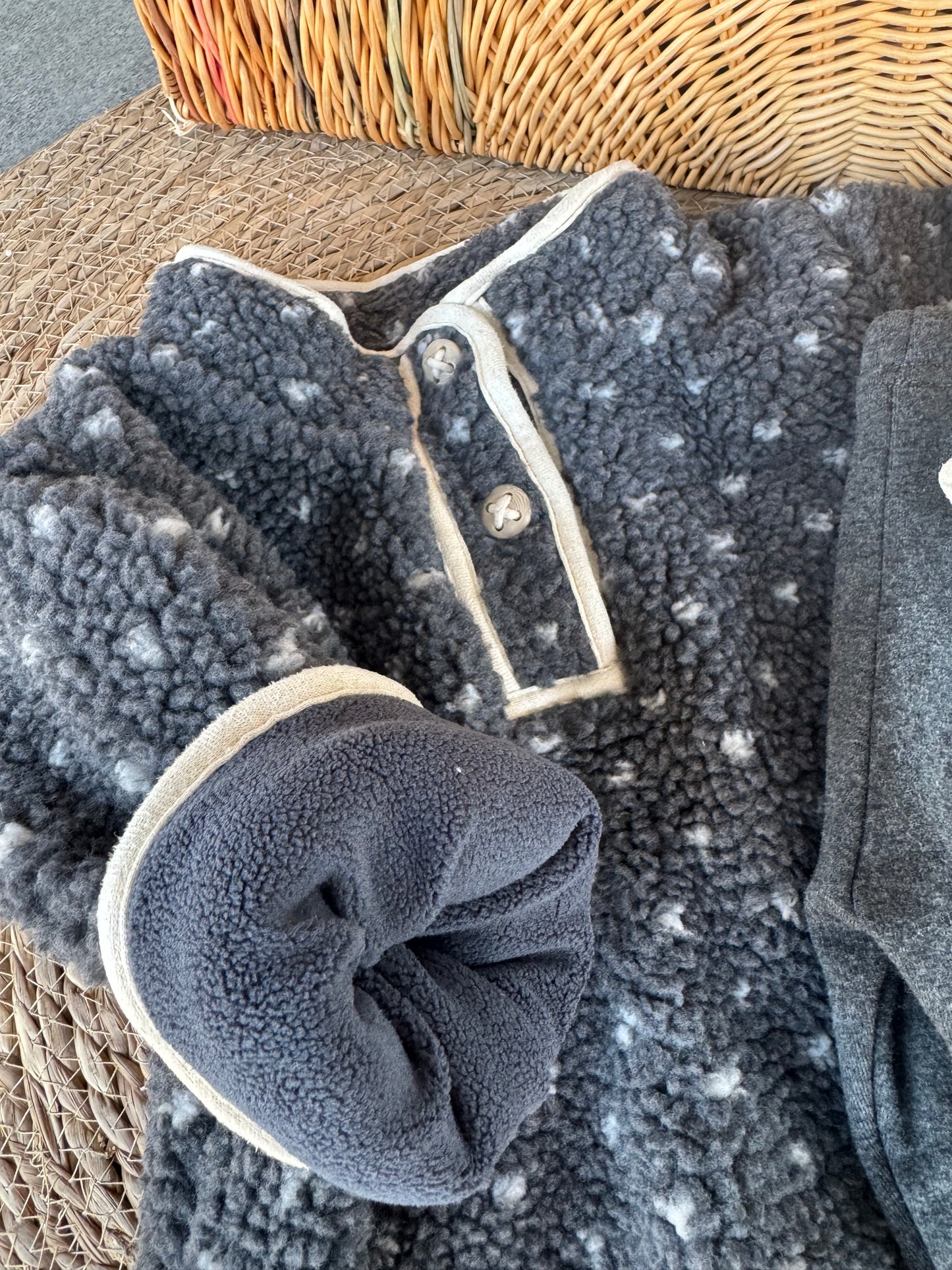 Winter Cozy Fleece Set – Charcoal Snow