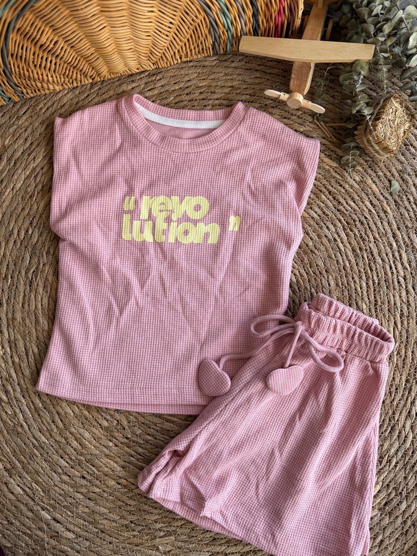 Revolution set