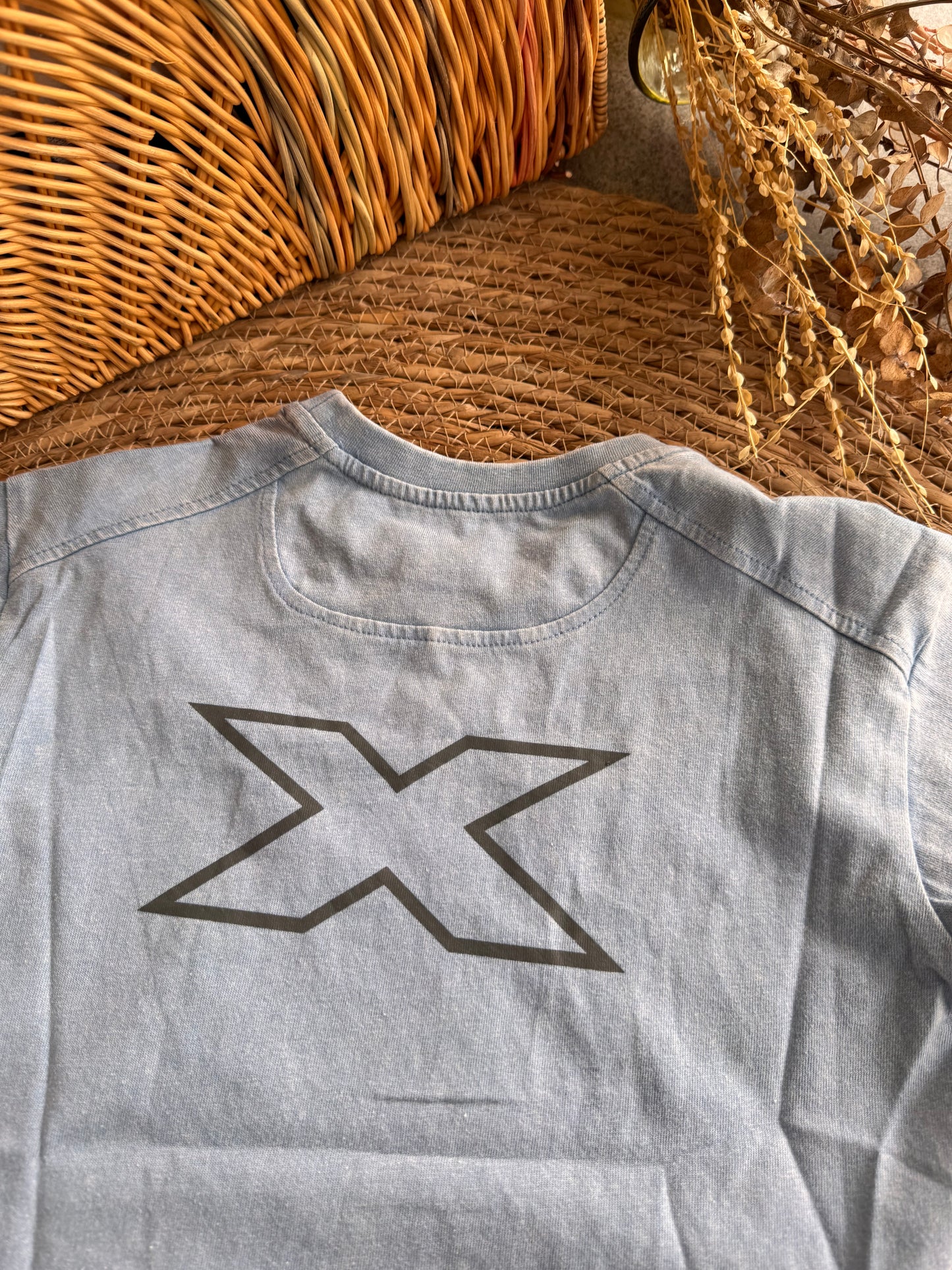 YU08 X Graphic Tee in Slate Blue