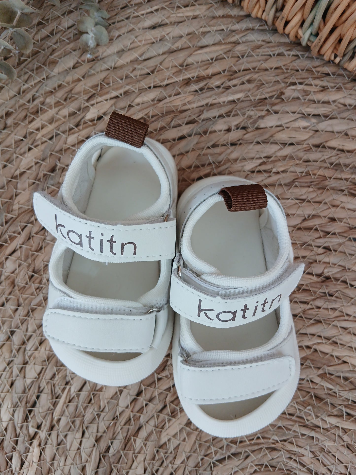 Milky sandal