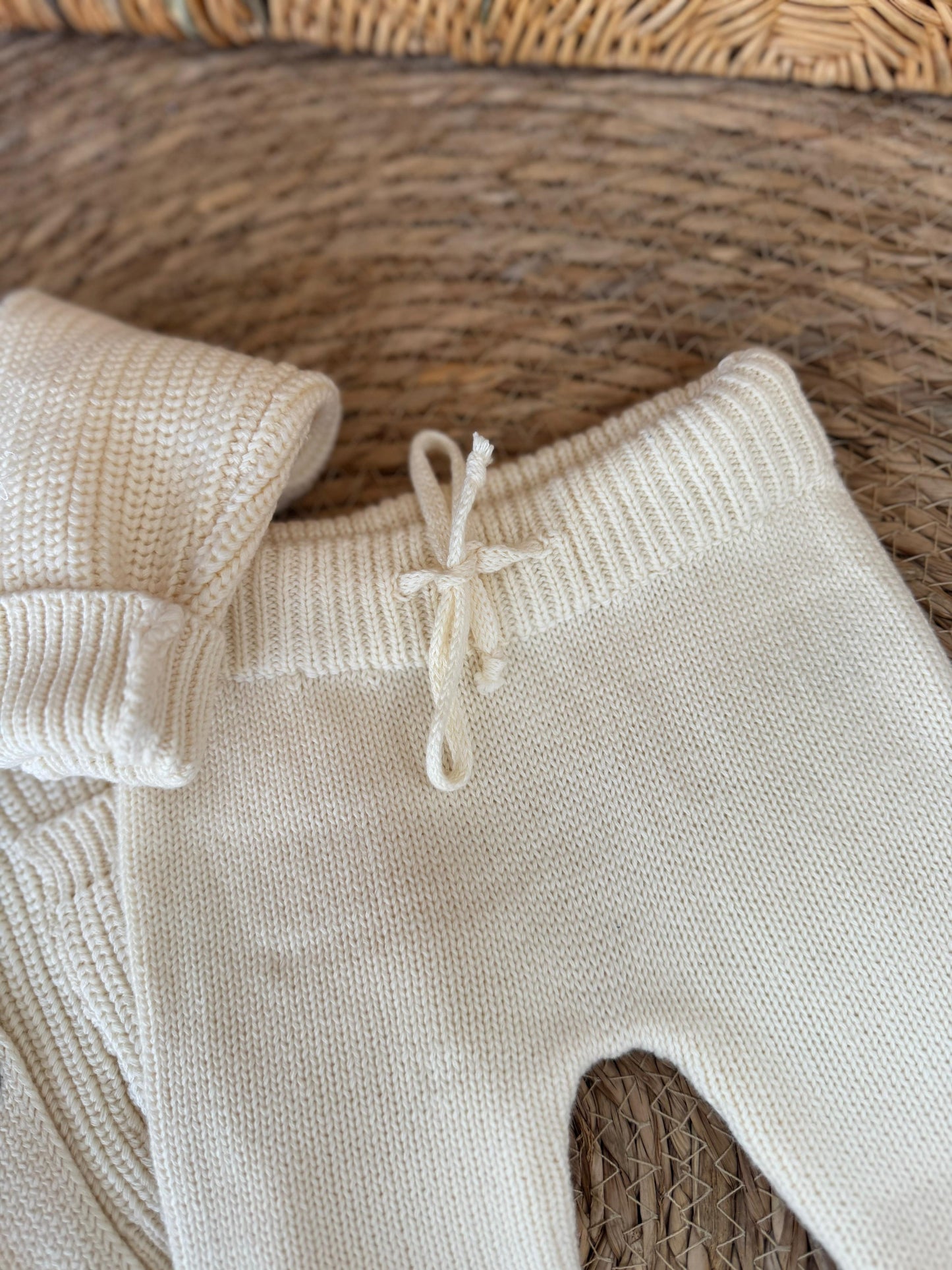 Honeybear Knit set-off white