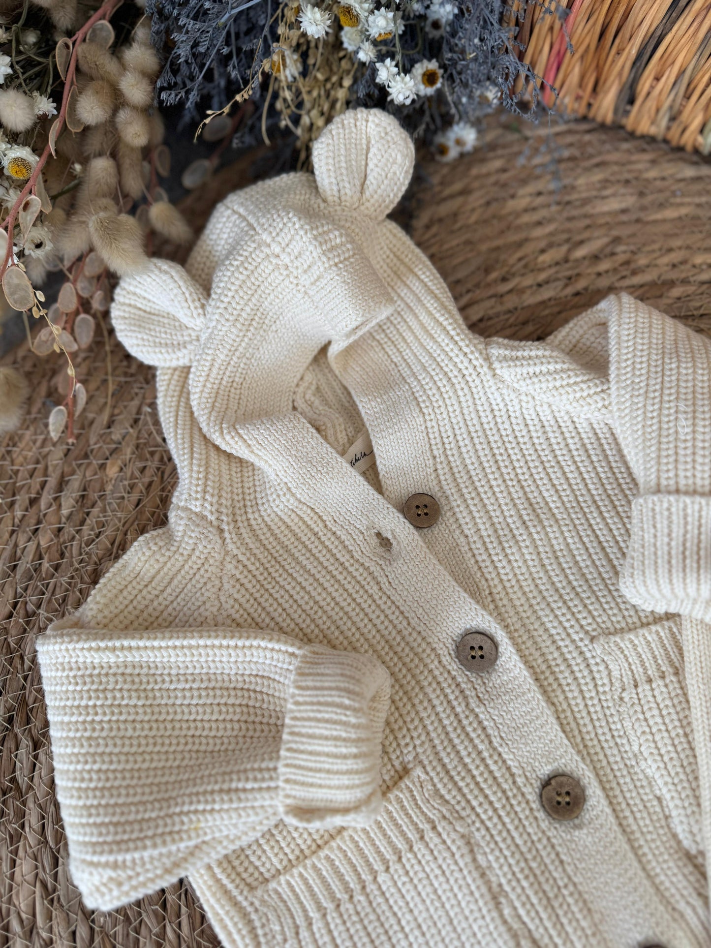Honeybear Knit set-off white