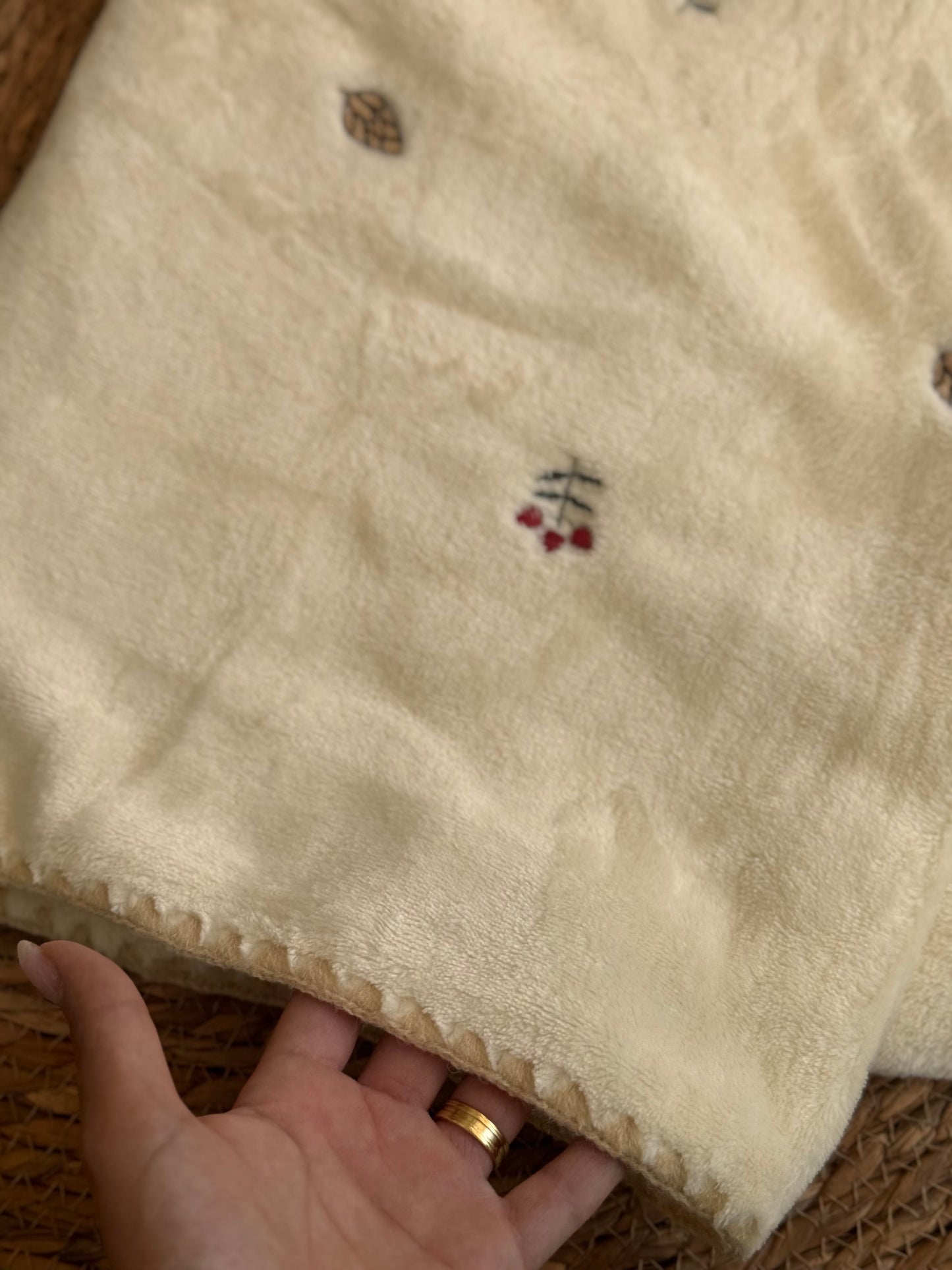 Berry Blossom Velvet Blanket