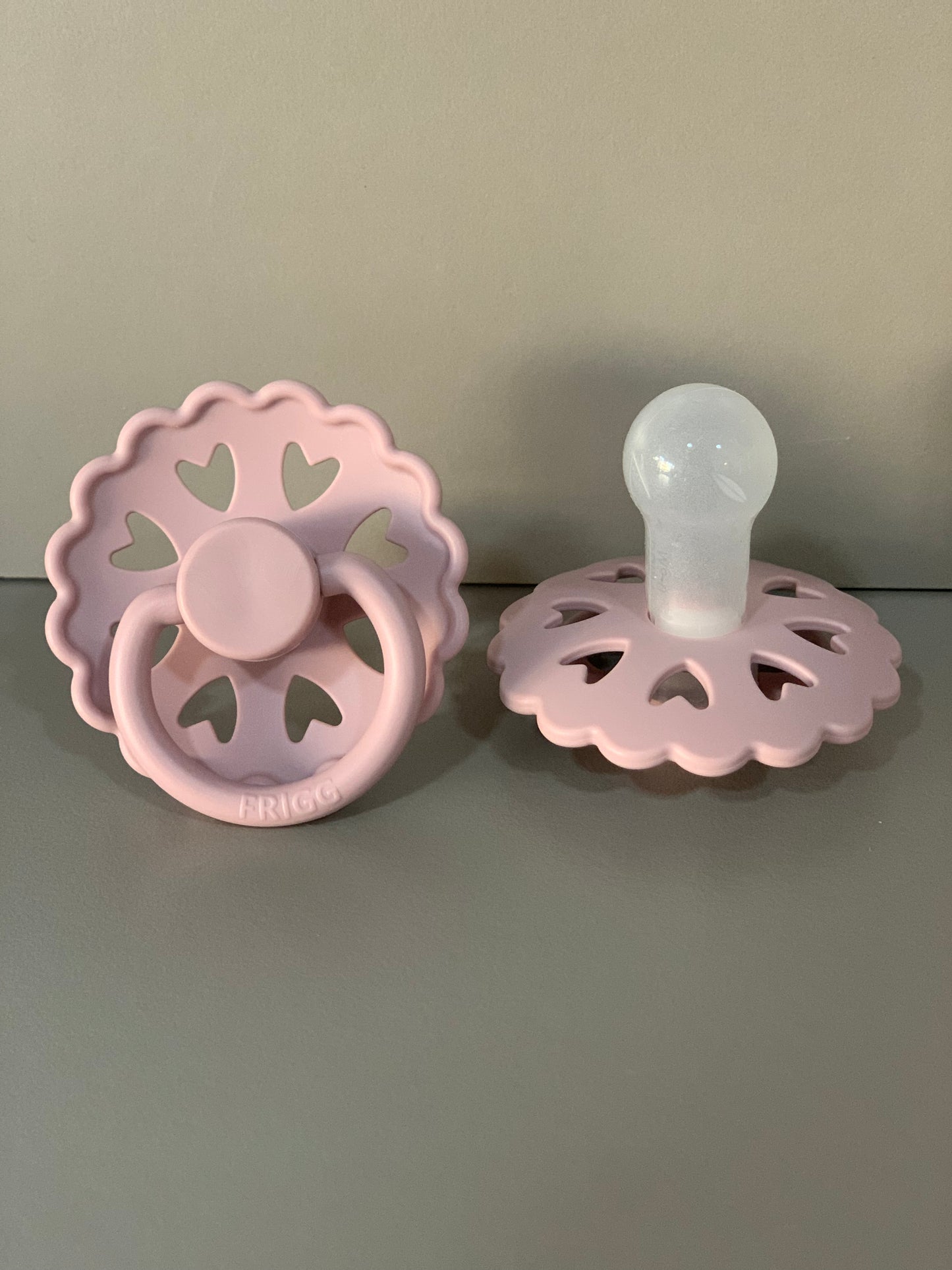 FRIGG Pacifier Fairytale-Dusty Pink