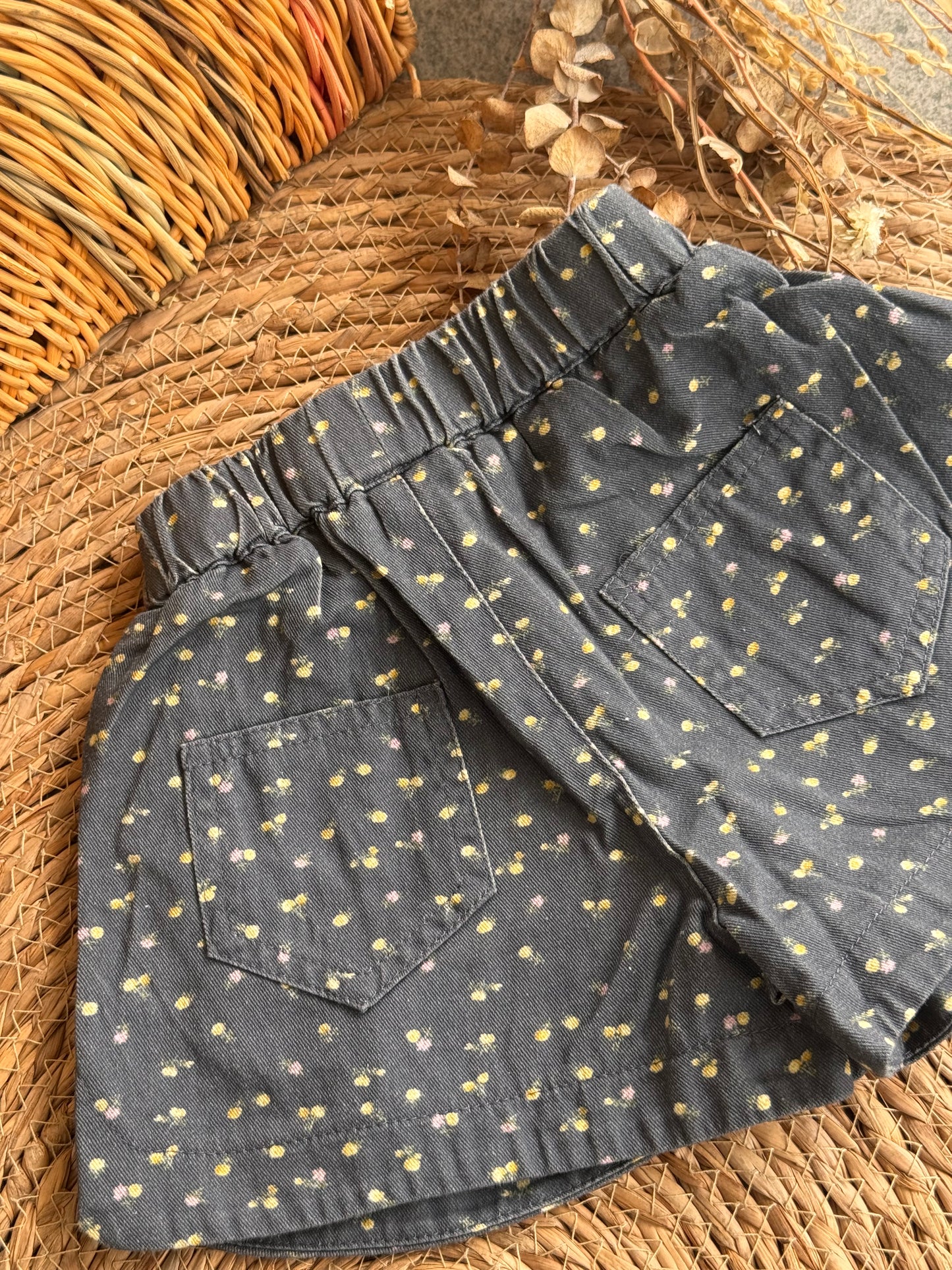 “Ditsy”& “Daisy” Vintage Set