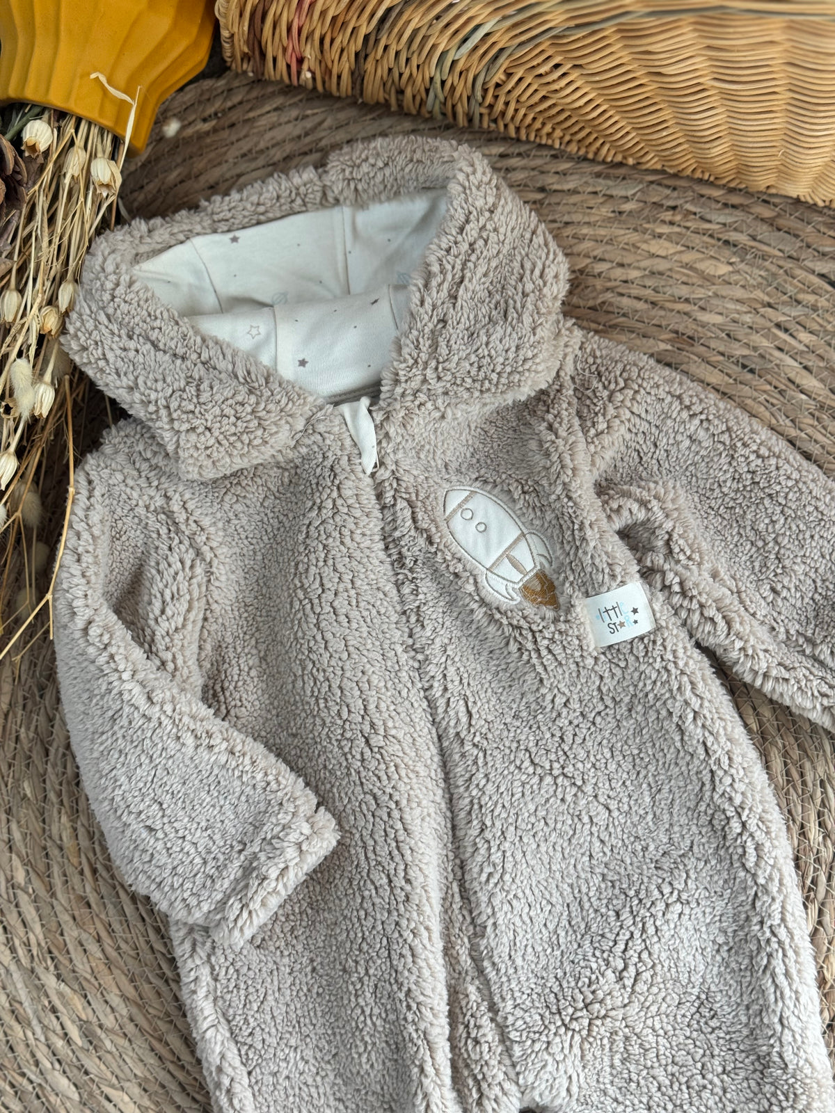 Space Sherpa numpsuit-Beige
