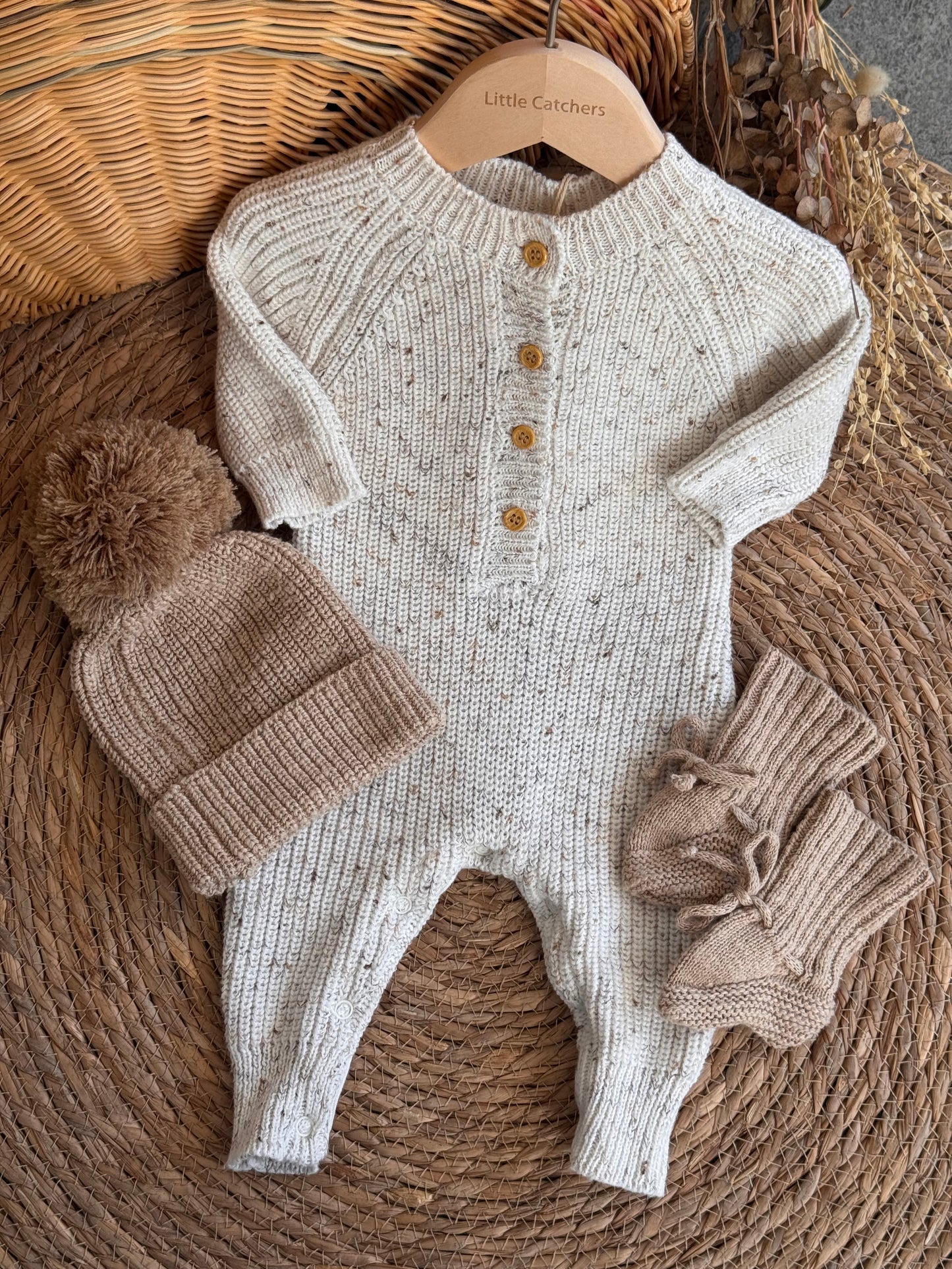 Oat Knit Set With Hat & Socks-Beige