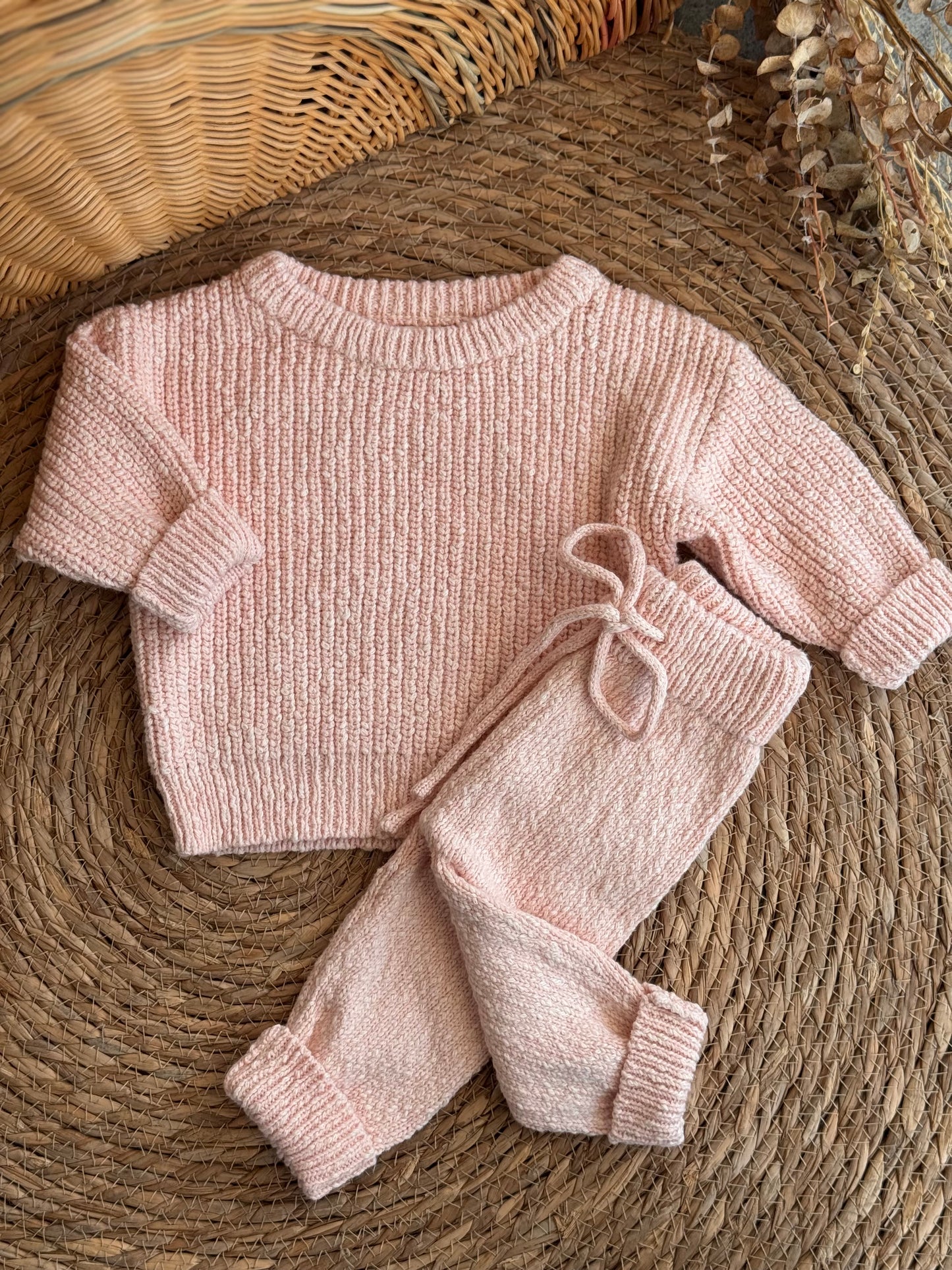 The Cozy Cotton Knit Set
–Light pink