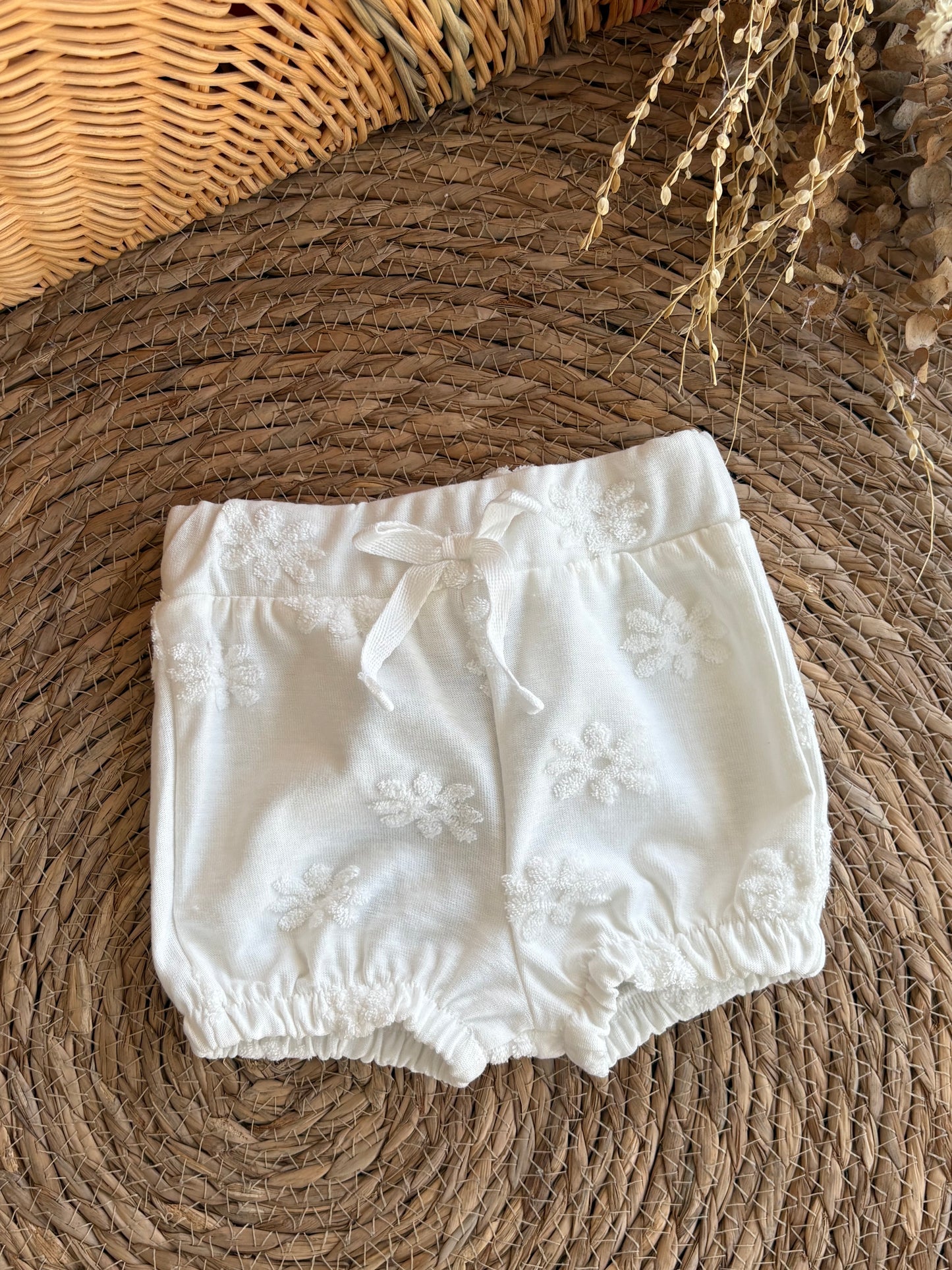Floral White Short