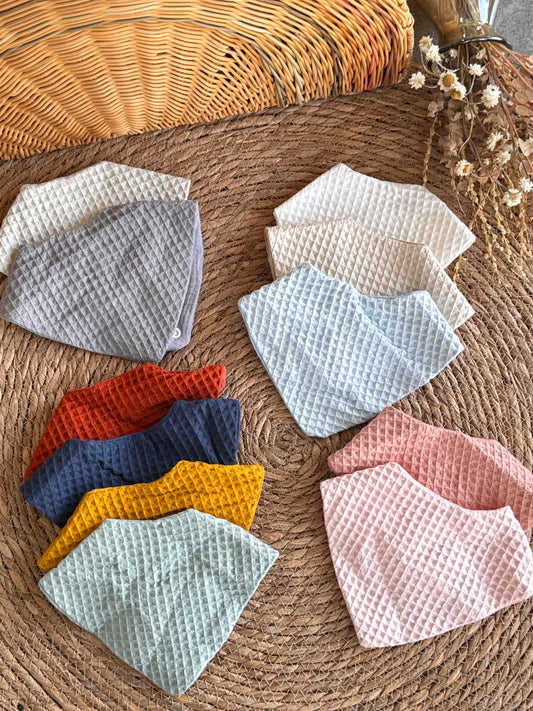 2-in-1 Reversible Baby Bib (Waffle & Linen)