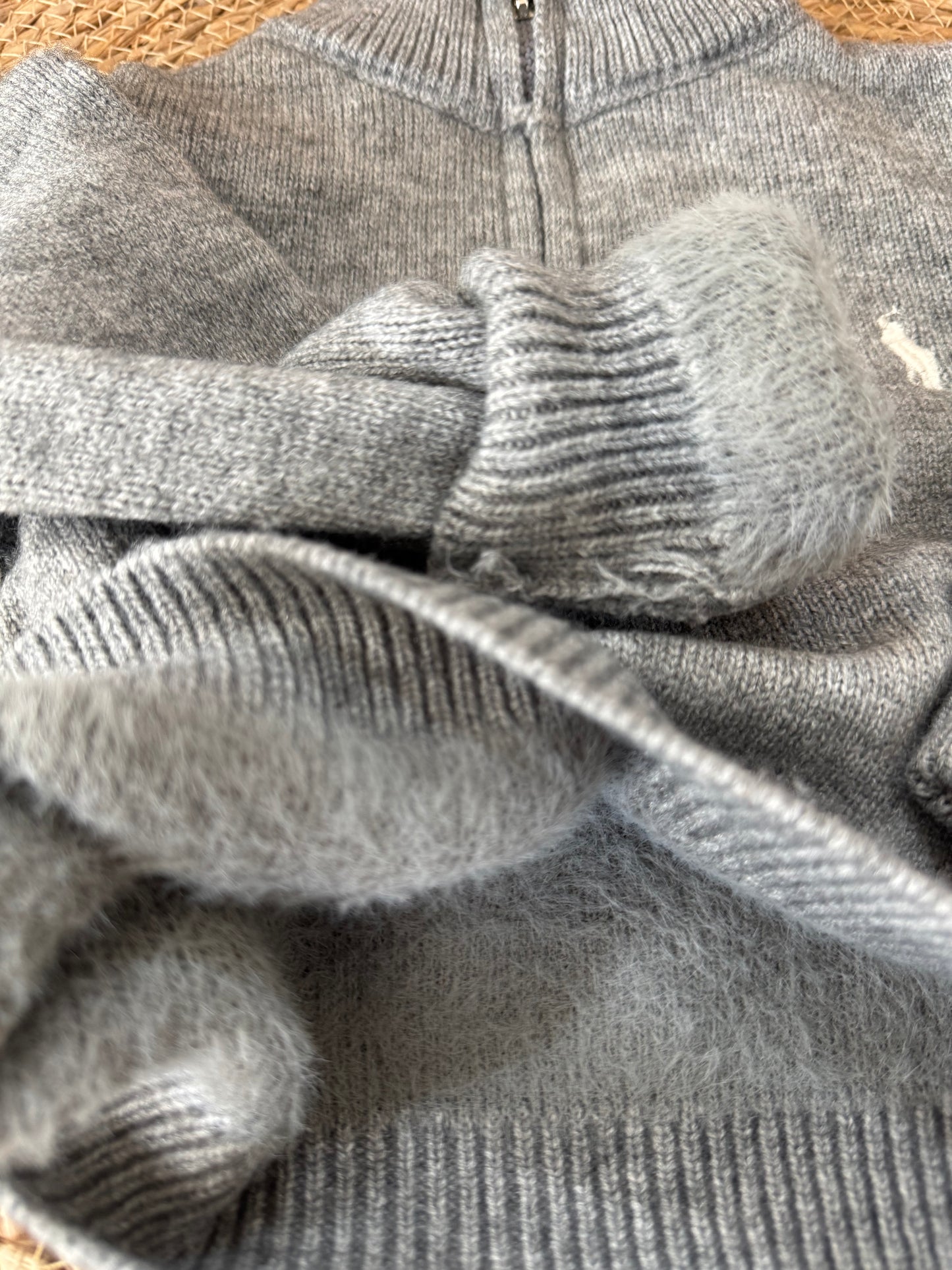 Ash Gray Wool Half-Zip Sweater – Soft Fleece-Lined Comfort