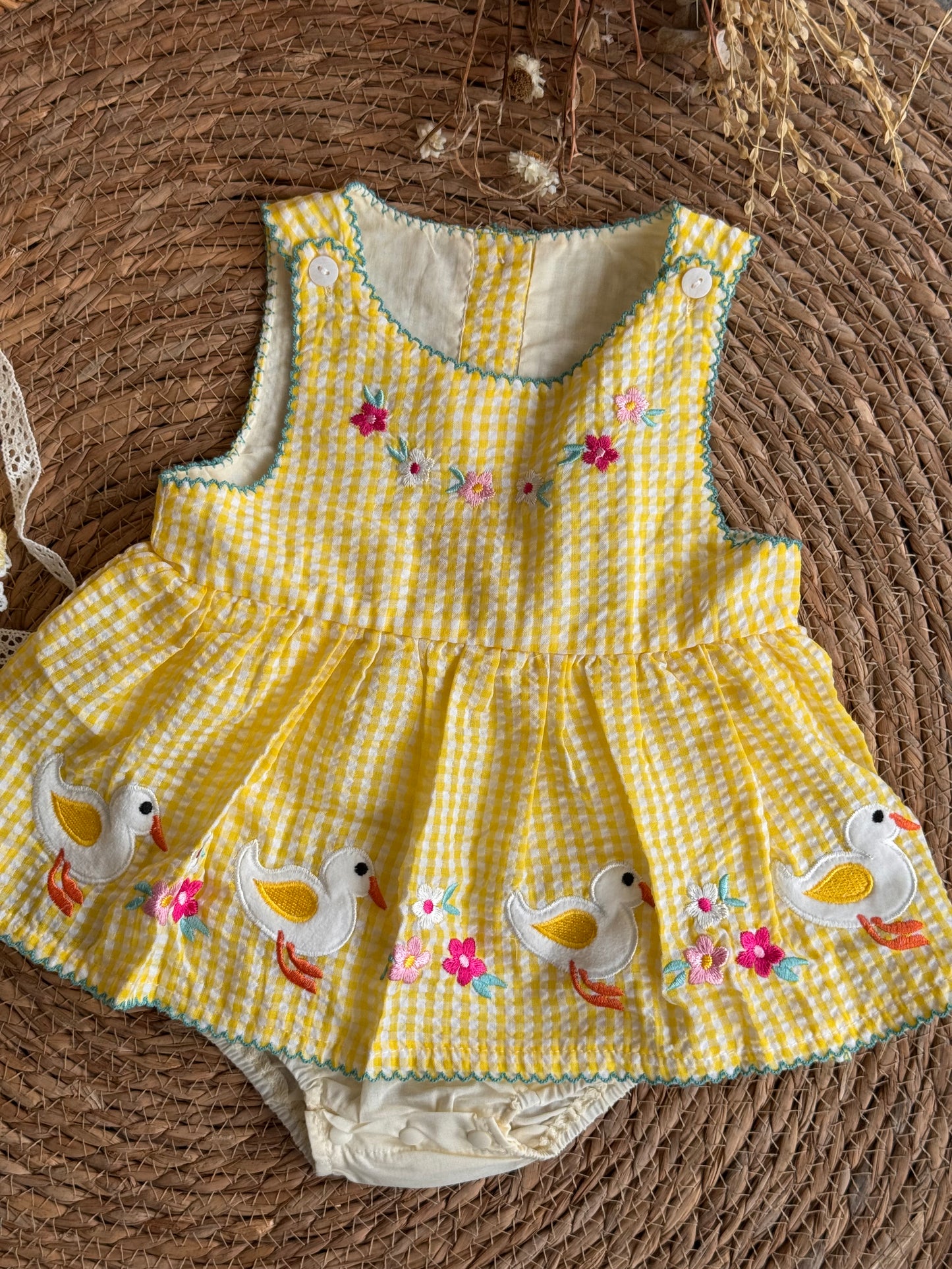 Sunny Duck Garden Set