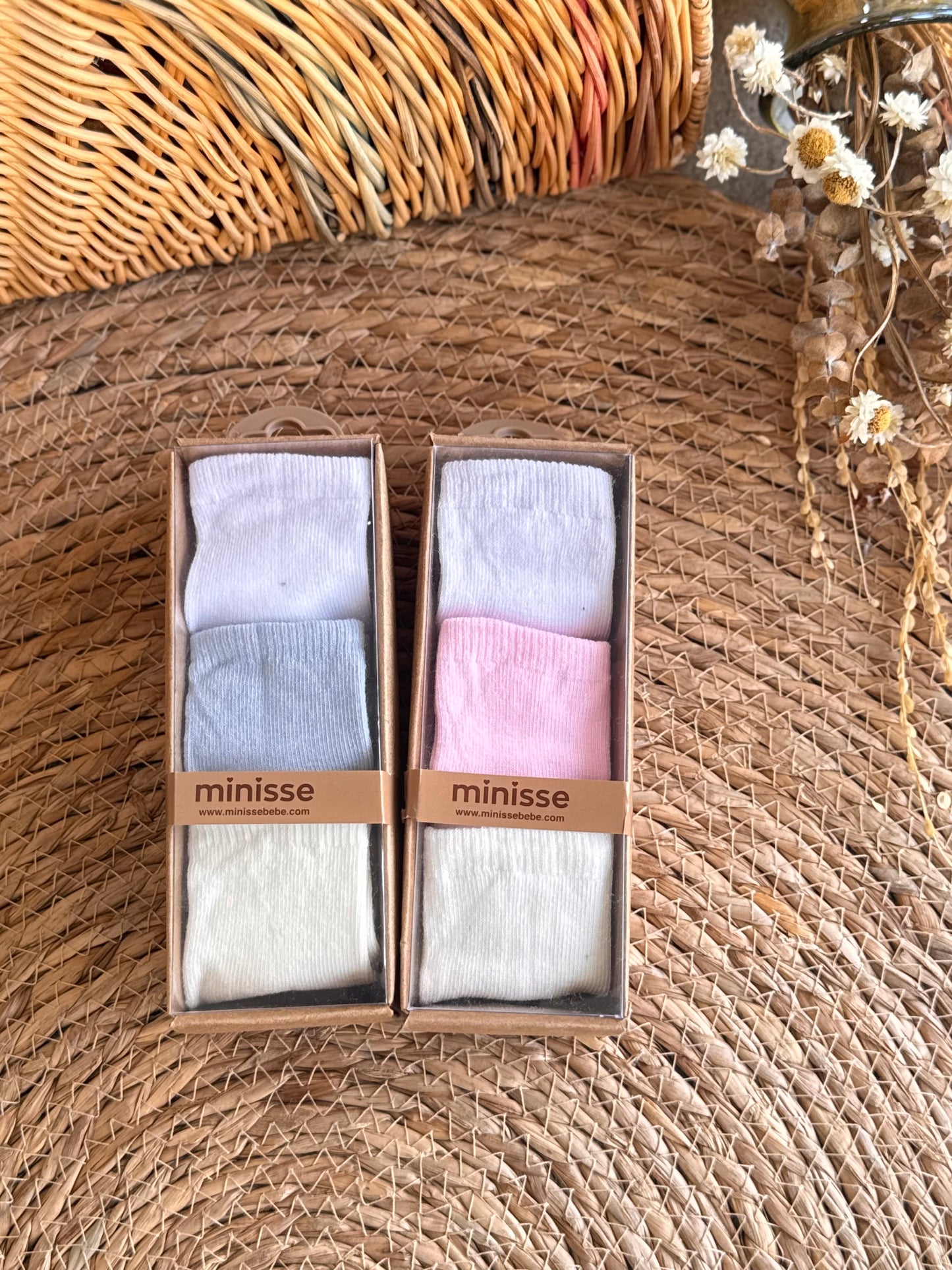 6 pairs of socks in one box size 0-3 m