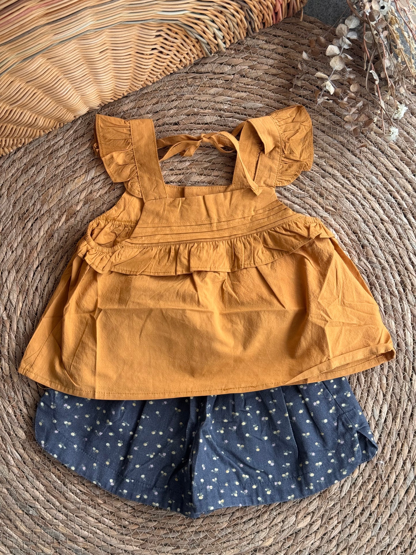 “Ditsy”& “Daisy” Vintage Set