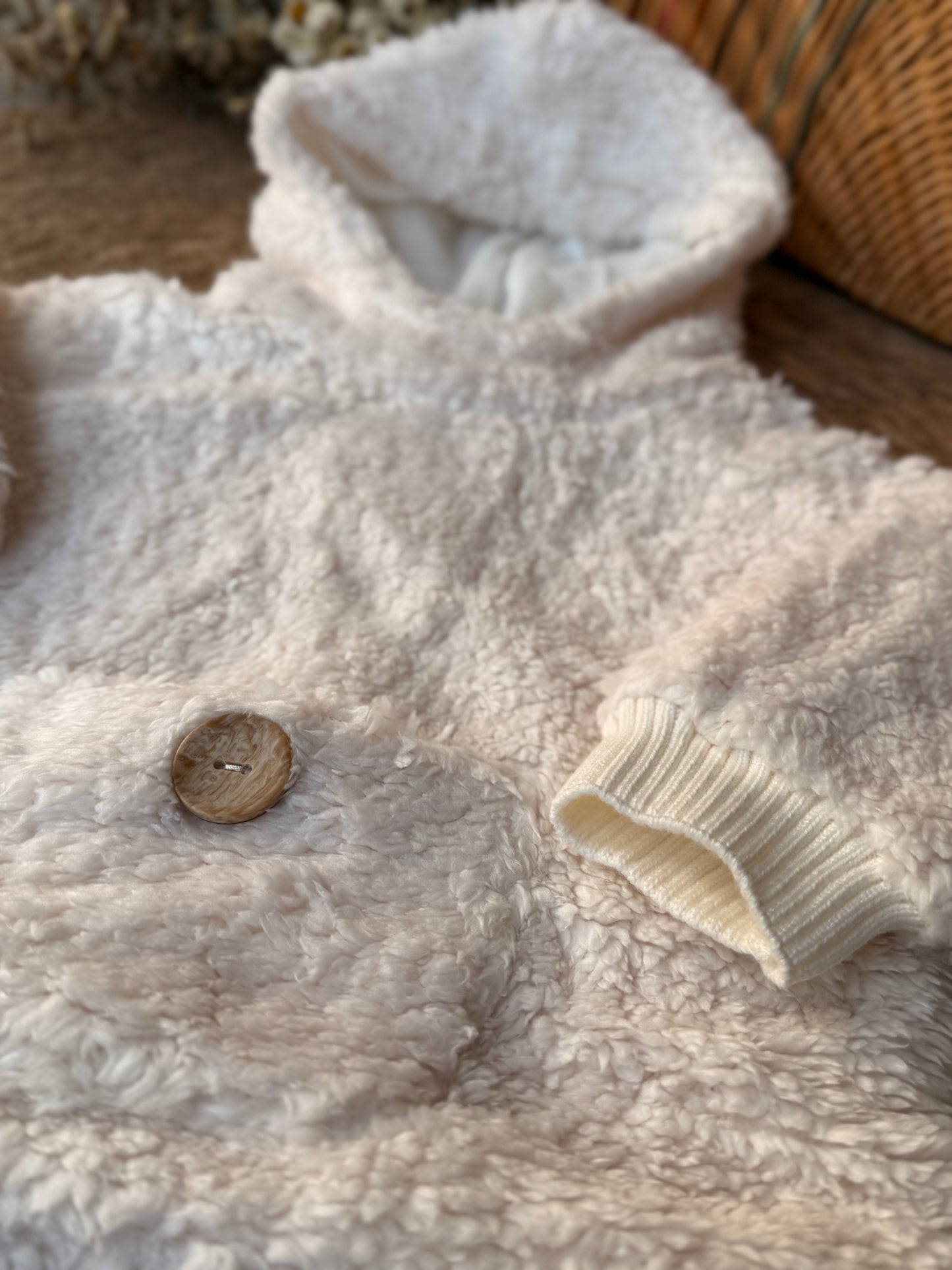Fluffy Sherpa Hoodie – Cream White