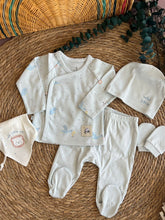 Load image into Gallery viewer, Wild Little One Hospital Set of 5 Pieces
