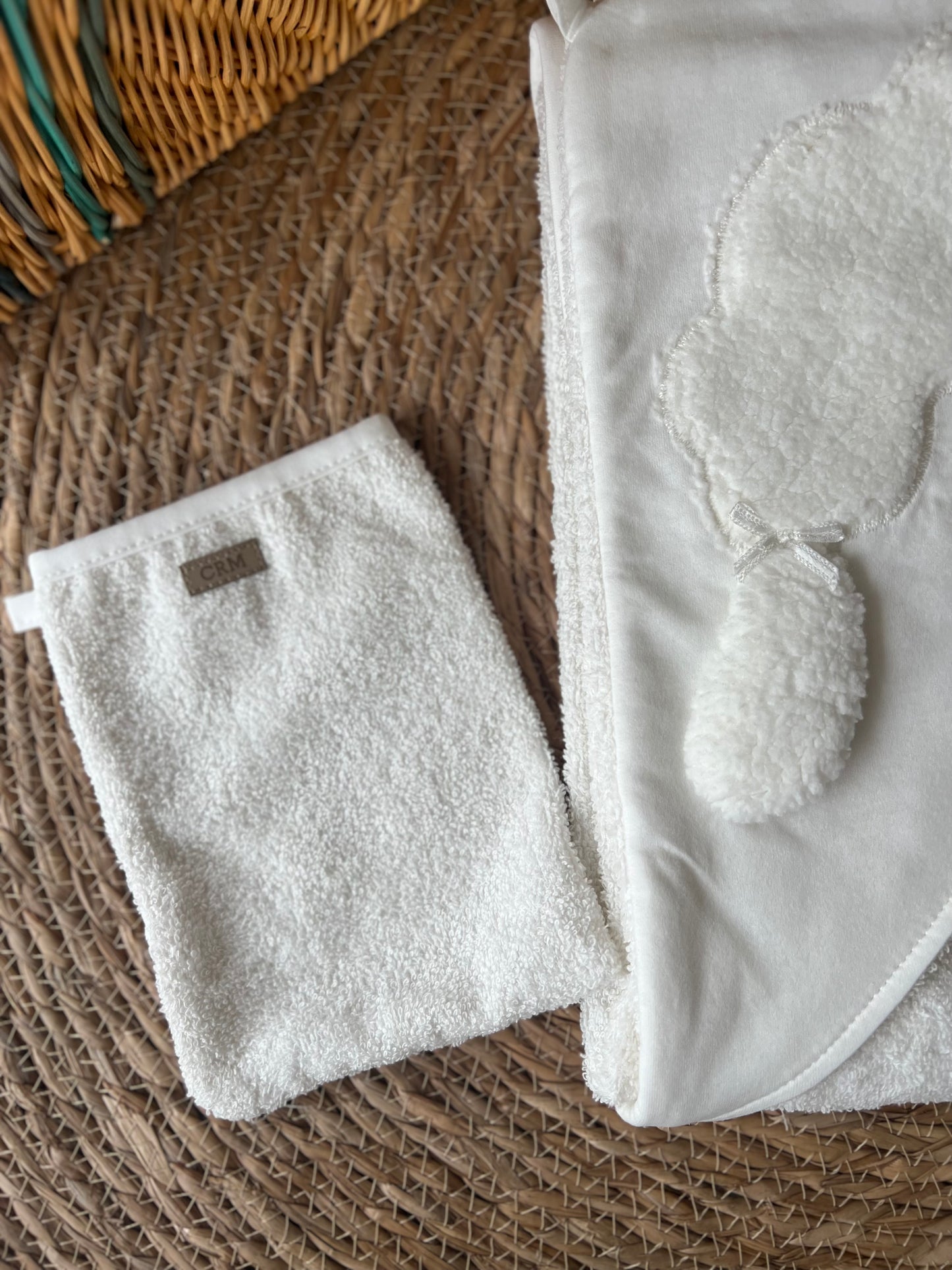 Sheep Bath Towel With Glove-White