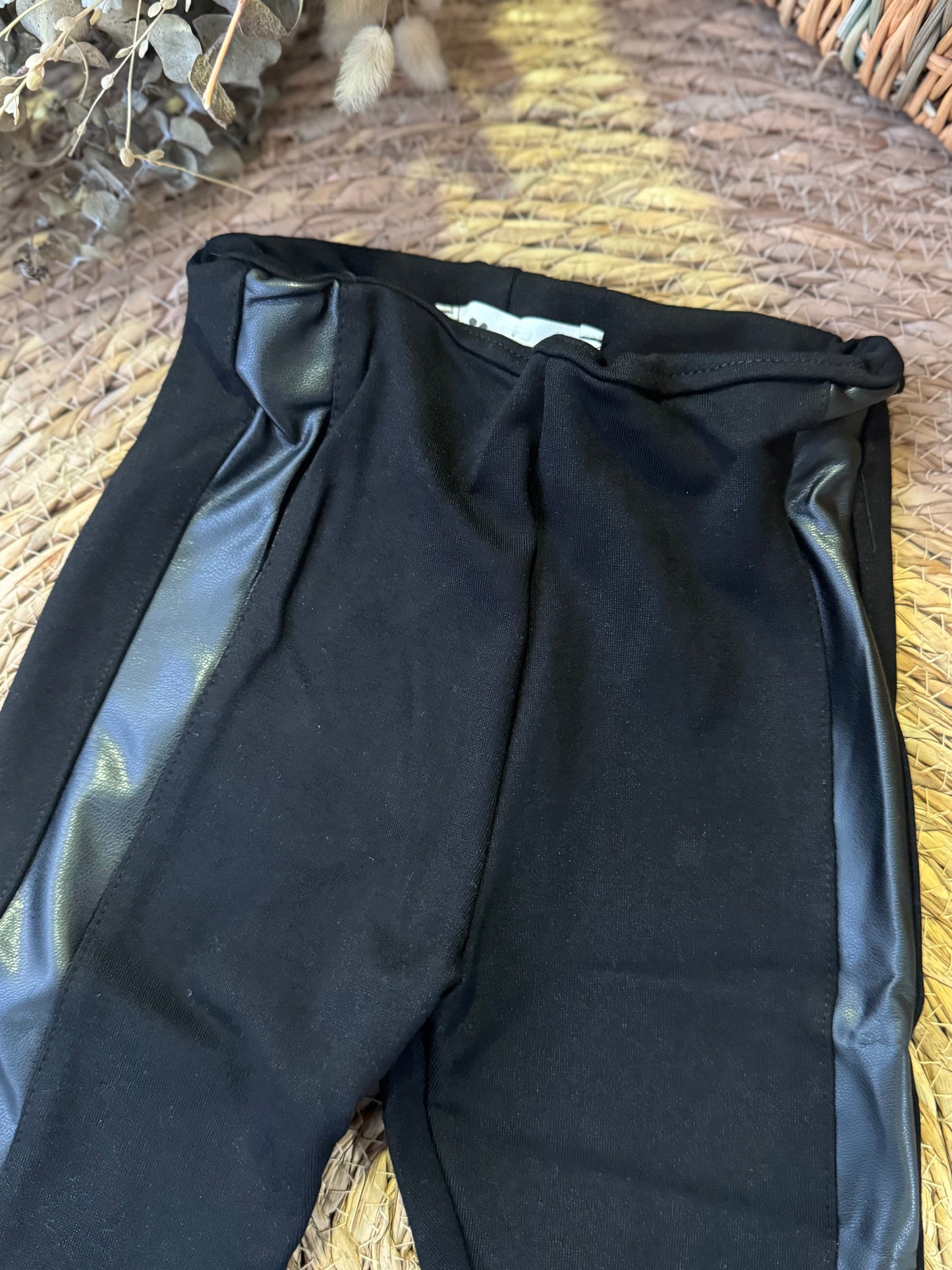 Black Side-Panel Legging🖤