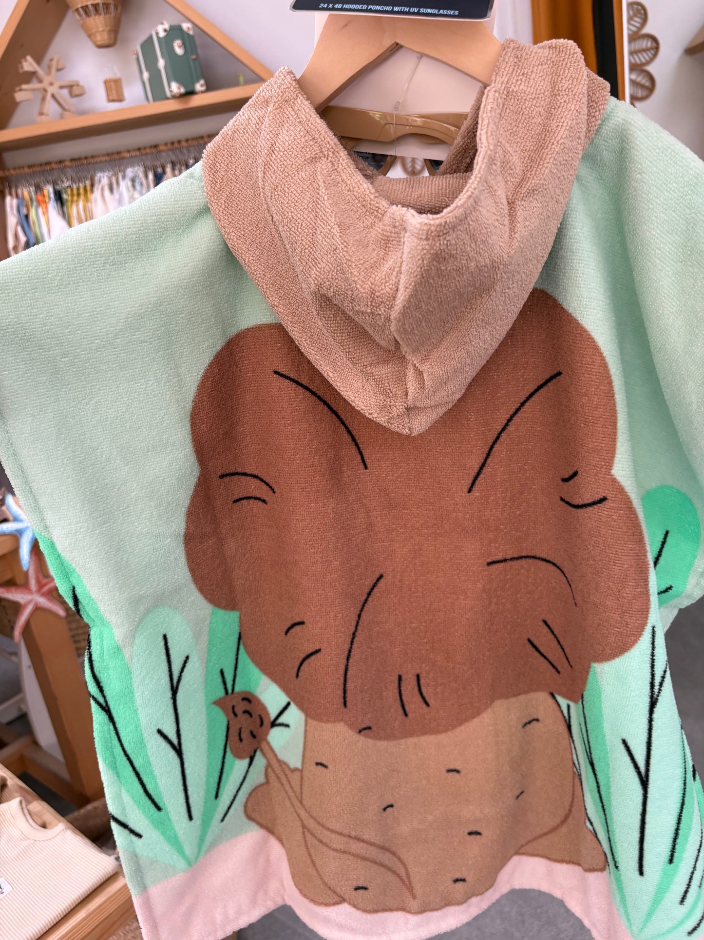 Beach hooded bath towel-Lion Brown