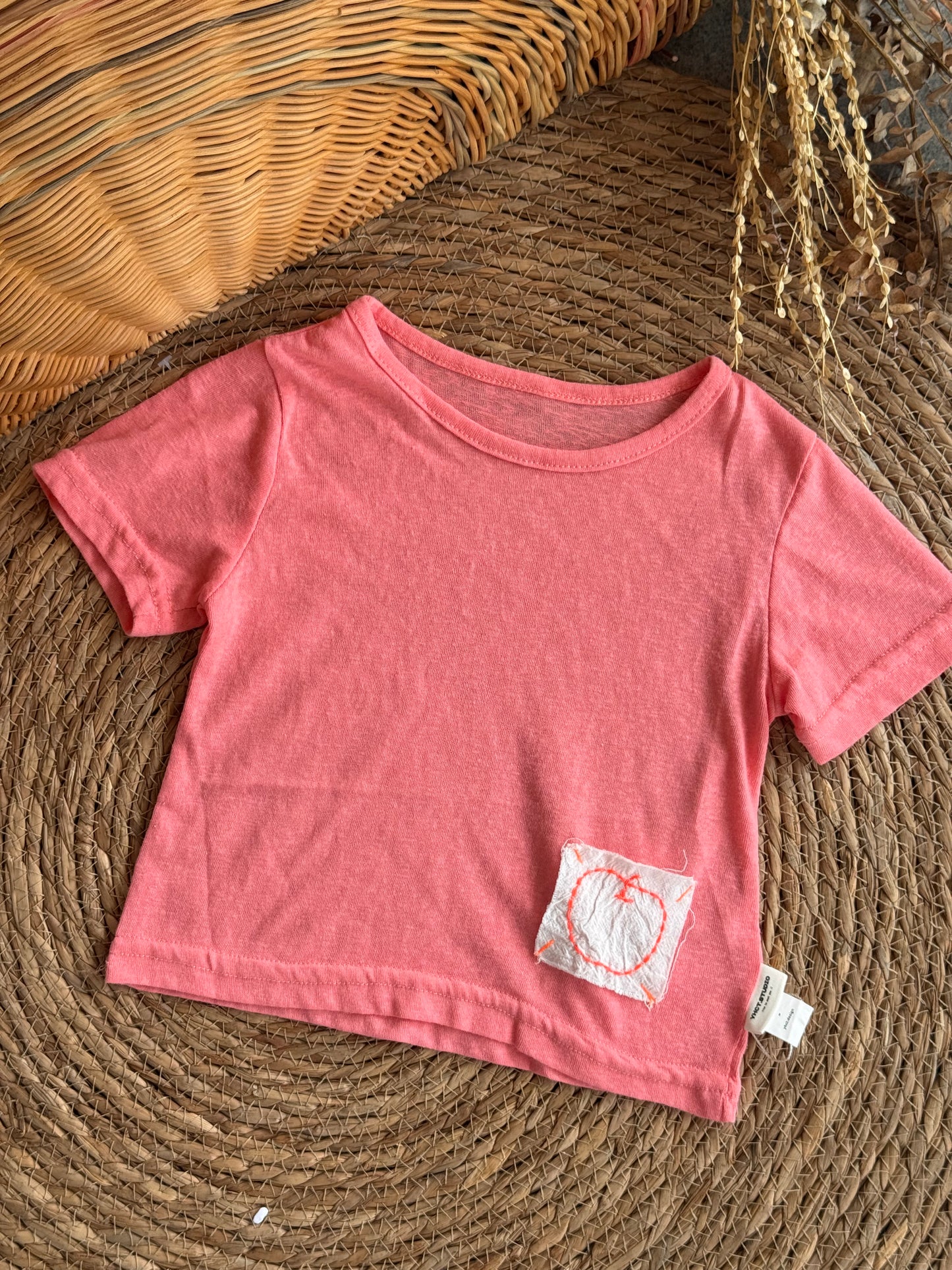 Apple tee
