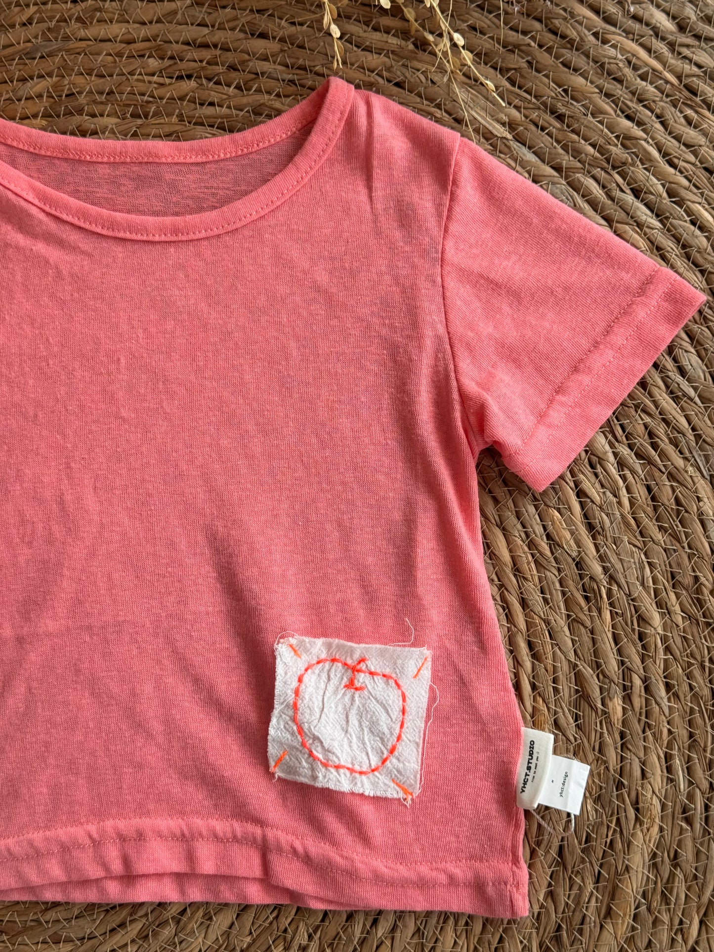 Apple tee