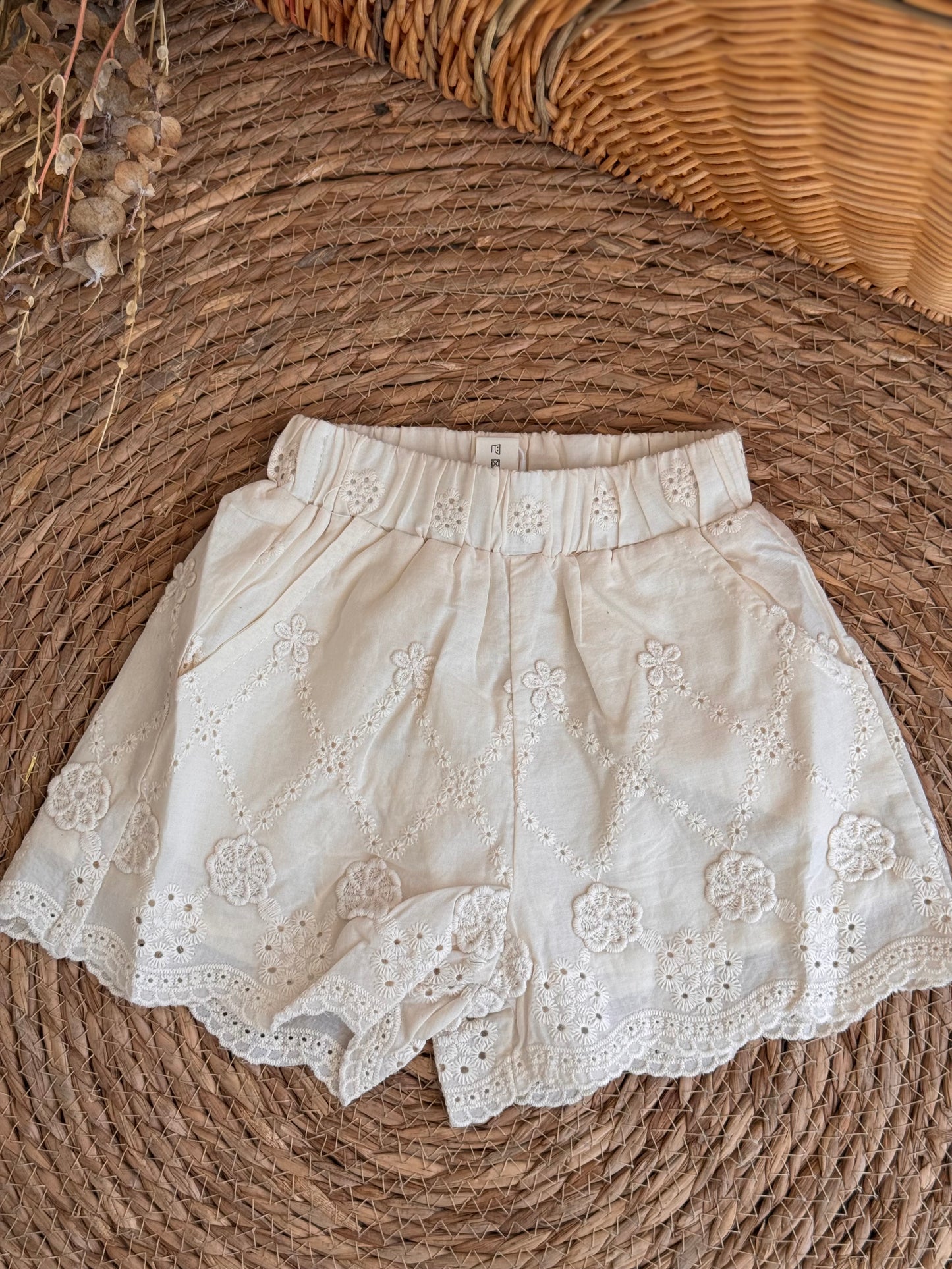 Creamy Lace Set