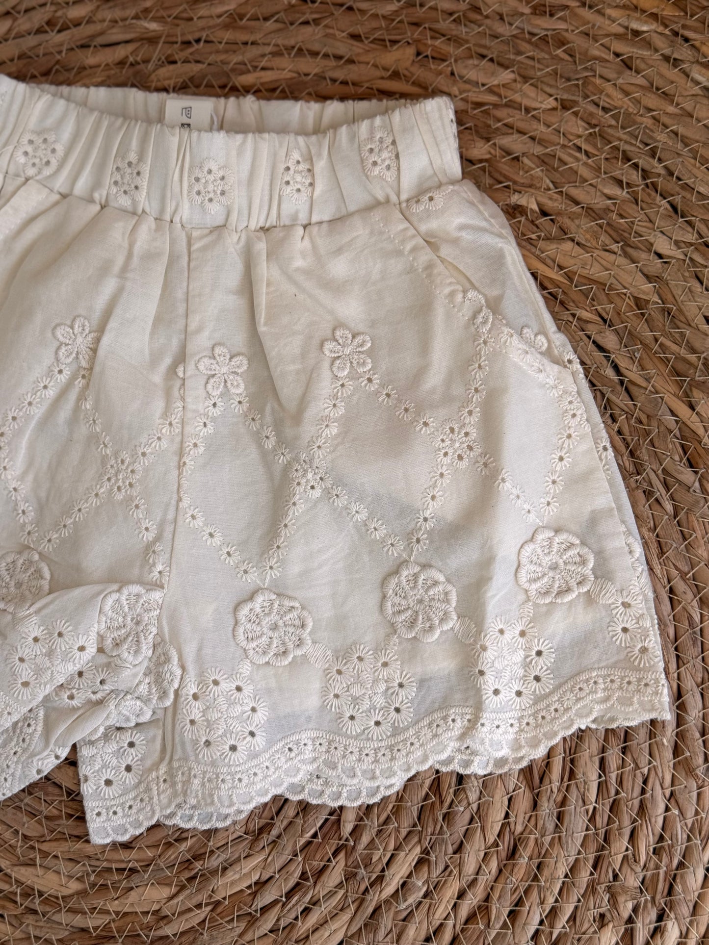Creamy Lace Set